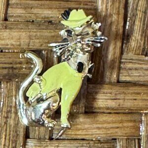 Cat Brooch Pin Gold Tone With Yellow Enamel Accents & Rhinestone Eyes